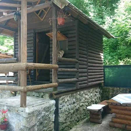 Dada Kanjon Grmusa بيت للعطل *